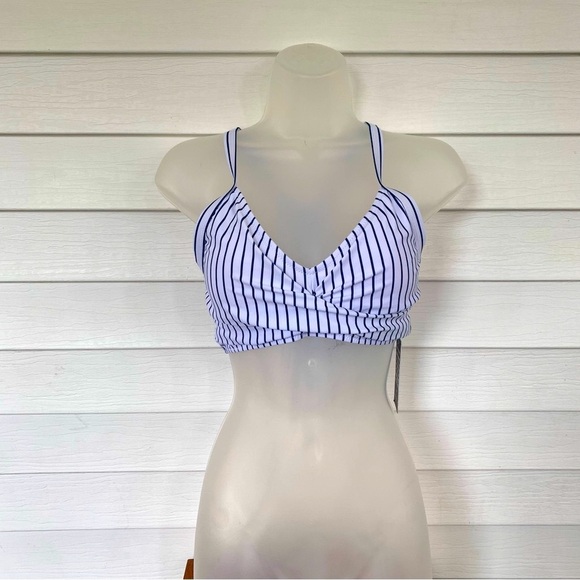 Women’s NWT size M Chic Striped Bikini Top white and Navy Blue - Picture 2 of 4